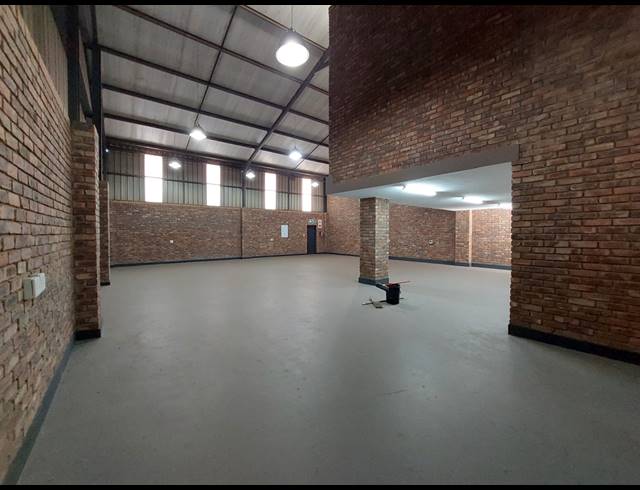 326M² WAREHOUSE TO LET IN CLAYVILLE